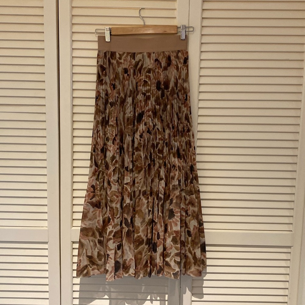 Wilfred floral pleated skirt, size small